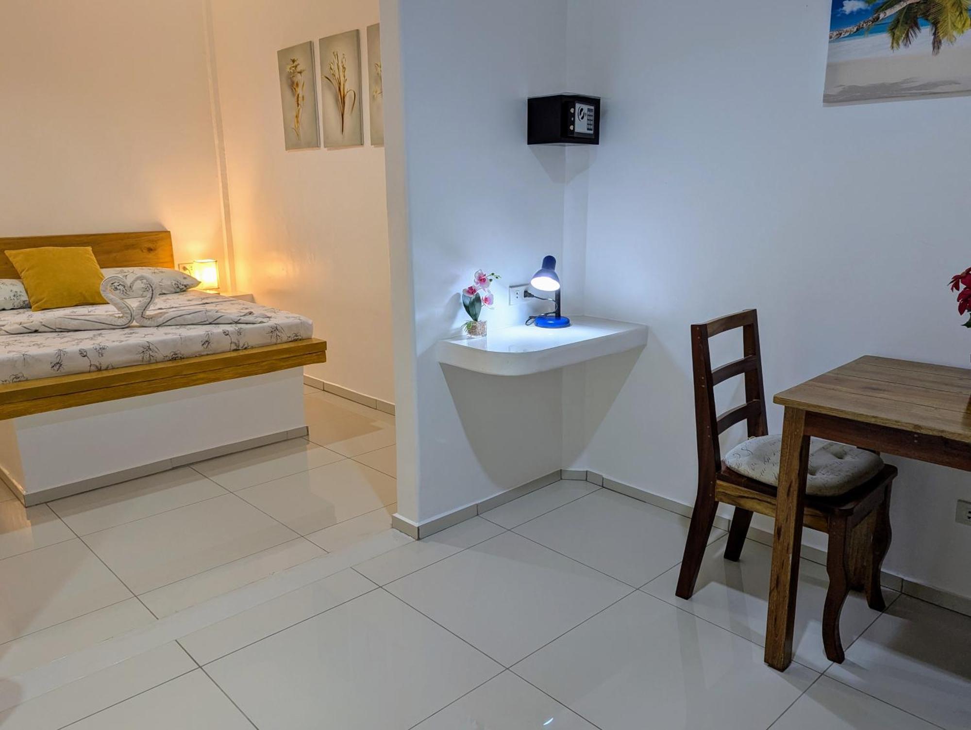 Astillo'S Guest Houses Moalboal Εξωτερικό φωτογραφία